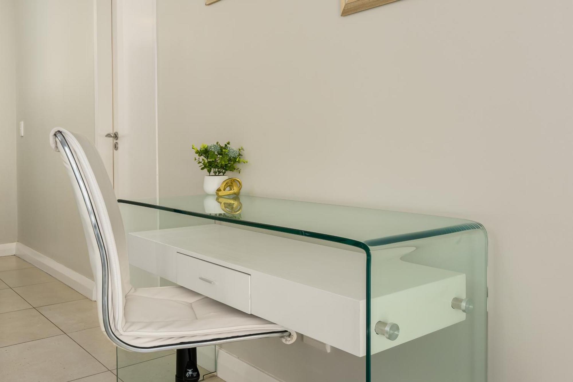 Mayfair Apartment *